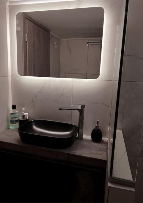 Minimal 3Br Apartment In Atene Esterno foto
